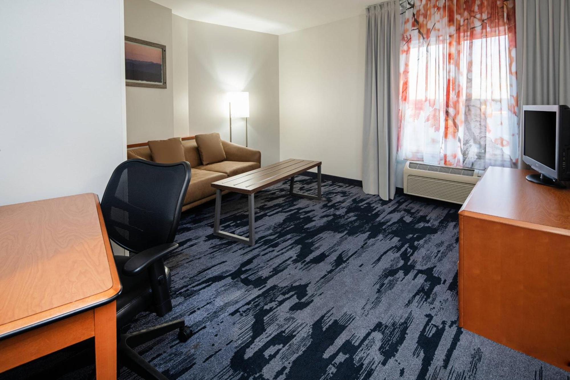 Fairfield Inn & Suites Seattle Bremerton Exterior photo